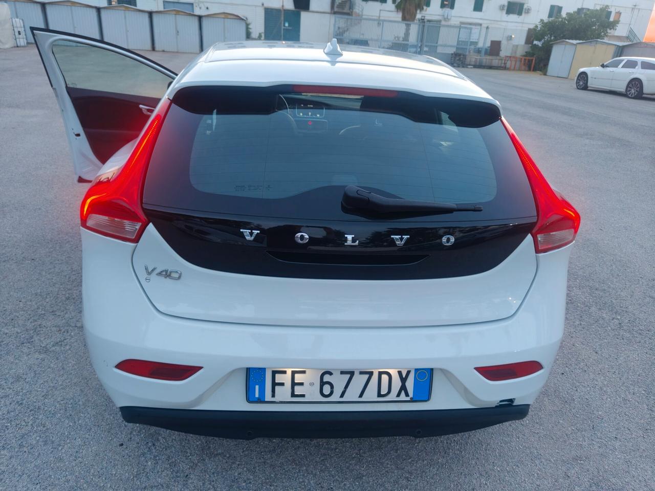 Volvo V40 D3 2.0D 120cv Momentum