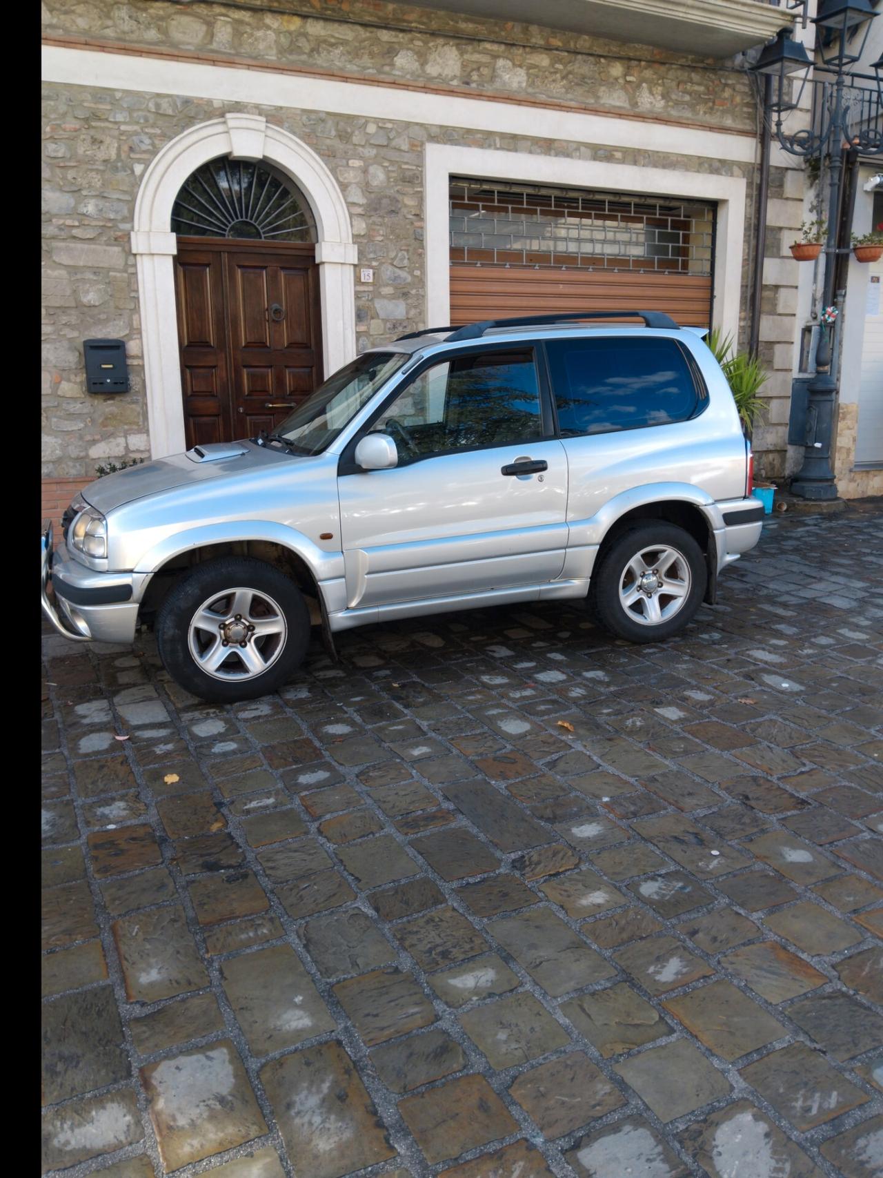 Suzuki Grand Vitara 2.0 turbodiesel 16V cat 3p Autocarro