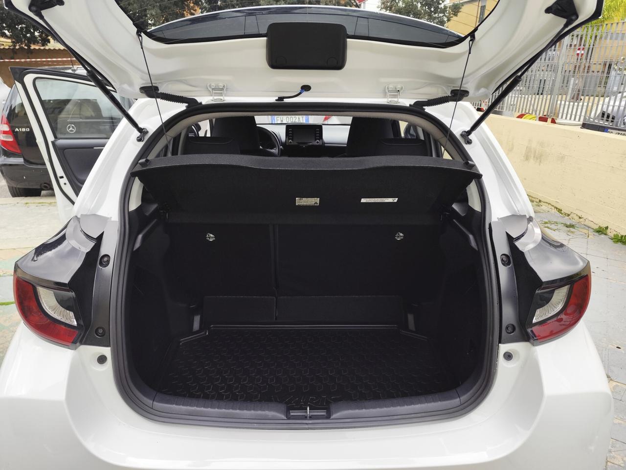 Toyota Yaris 1.5 Hybrid 5 porte Active