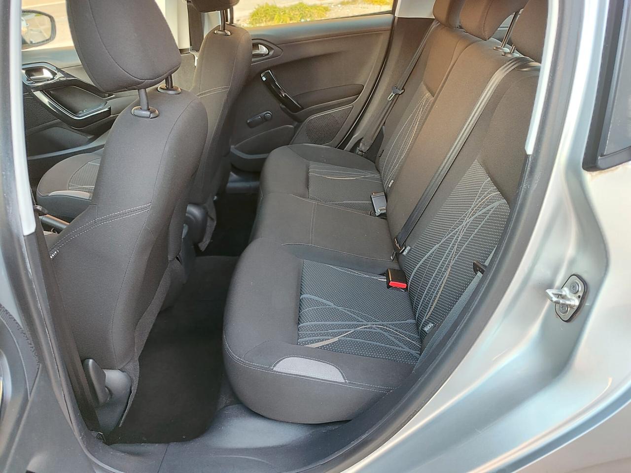 Peugeot 208 1.4 HDi 68 CV!!