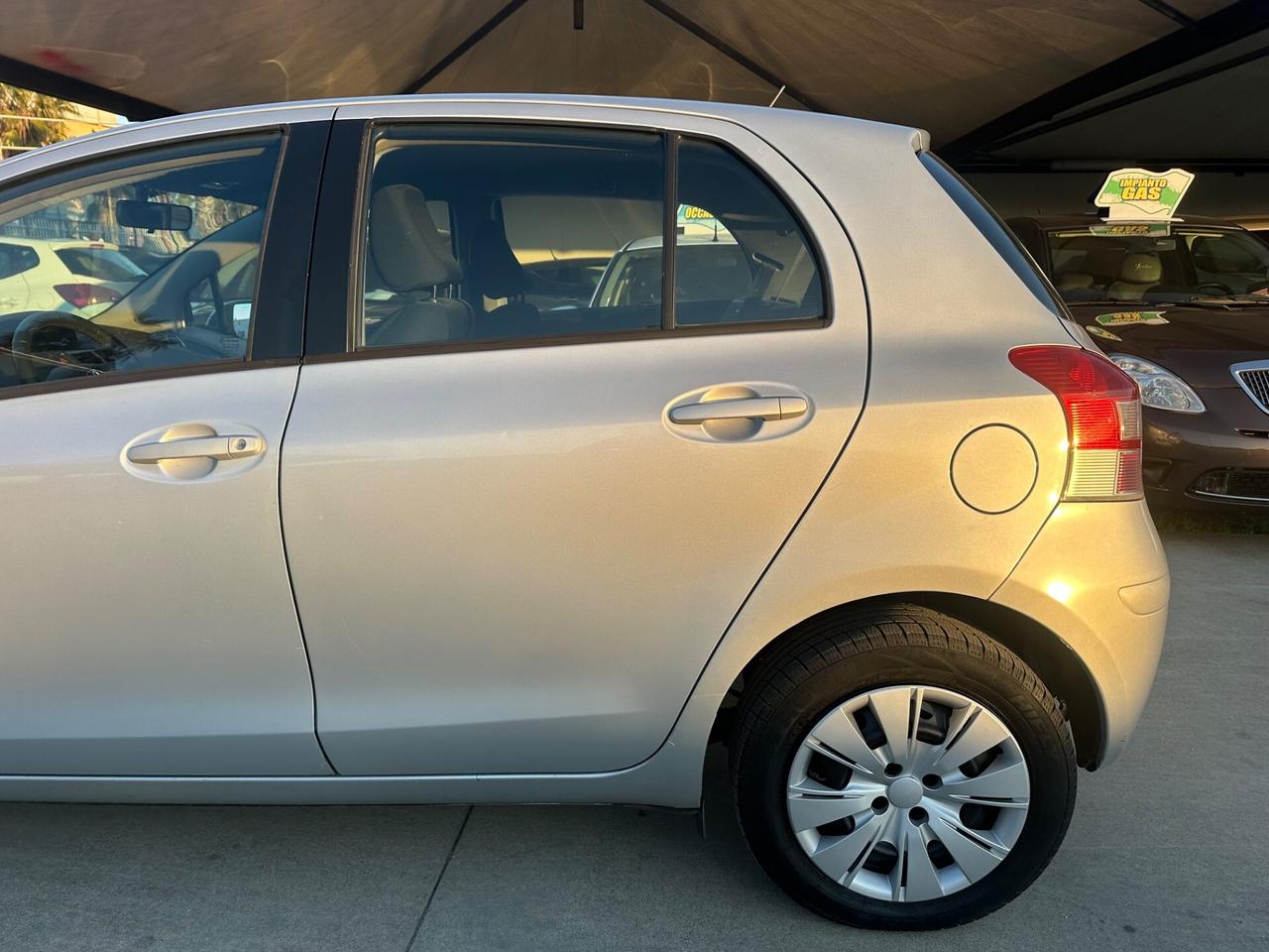 Toyota YARIS 1.3 BENZINA 2010 - SOLO 170 MILA KM