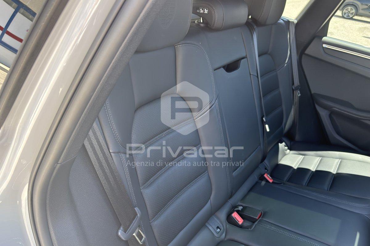 PORSCHE Macan 2.0