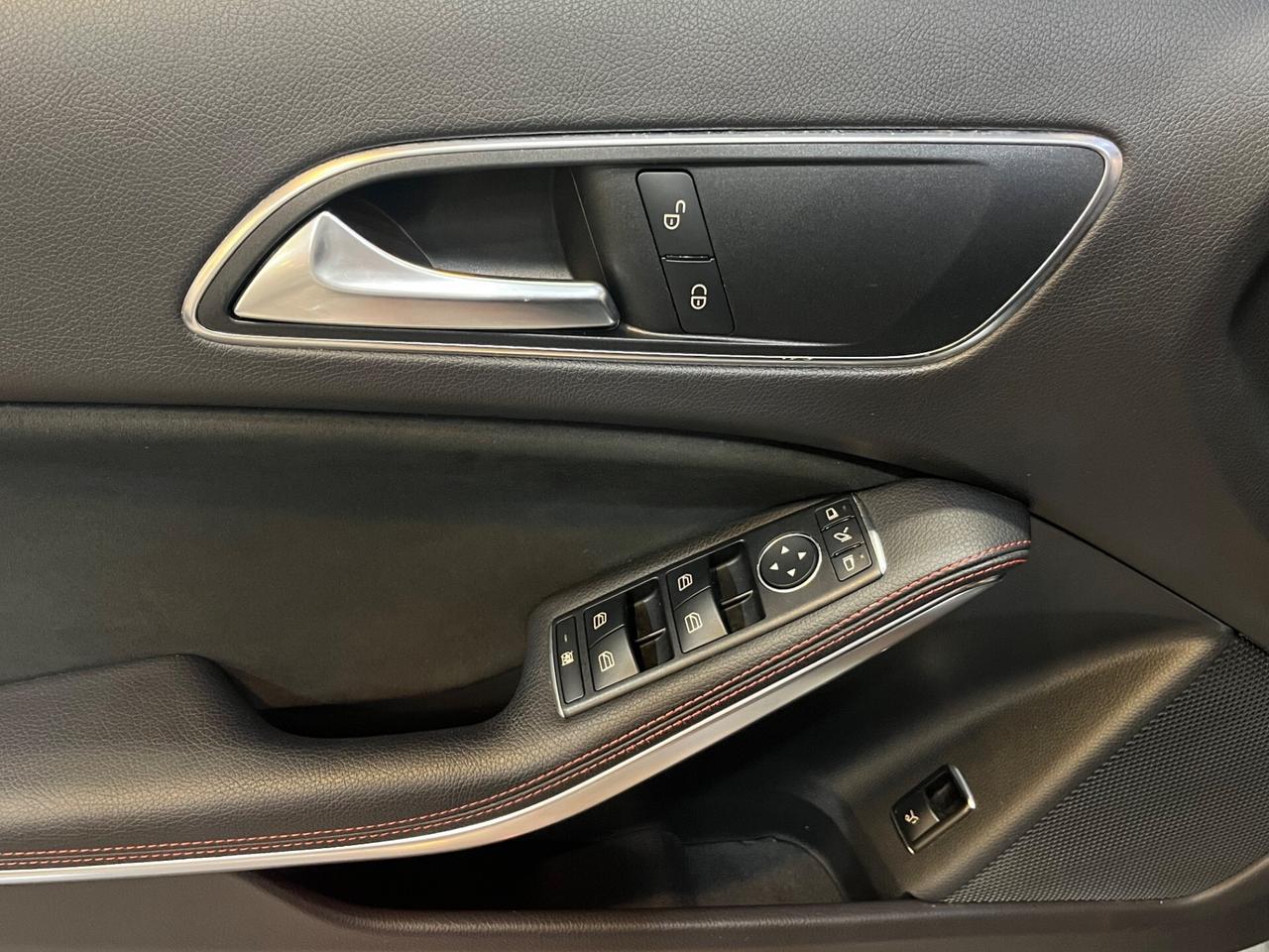 Mercedes-benz GLA 200 GLA-X156 PREMIUM 72.000 KM!!!