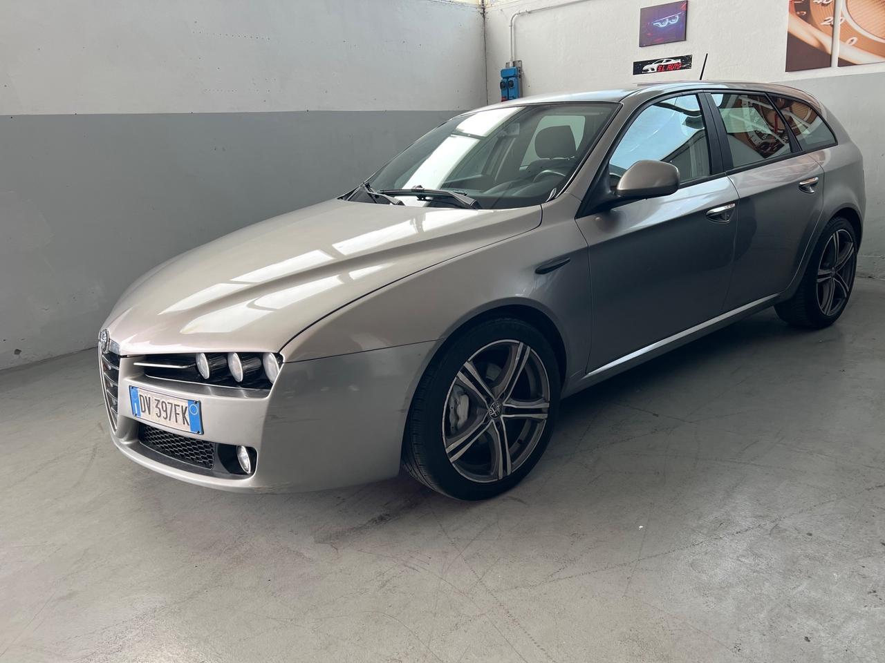 Alfa Romeo 159 1.9 JTDm 16V Sportwagon Distinctive