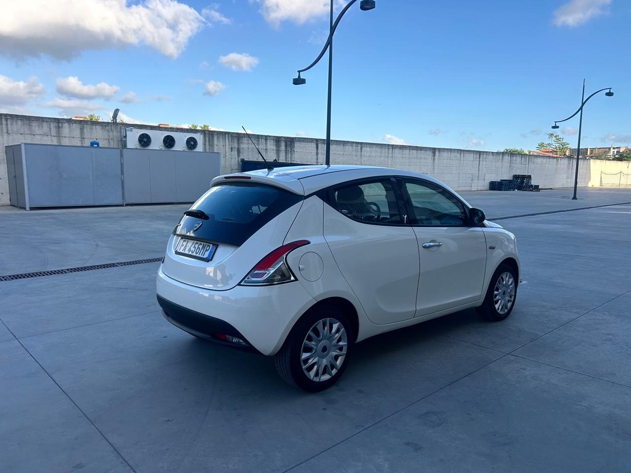 Lancia Ypsilon 1.2 69 CV 5 porte Elle