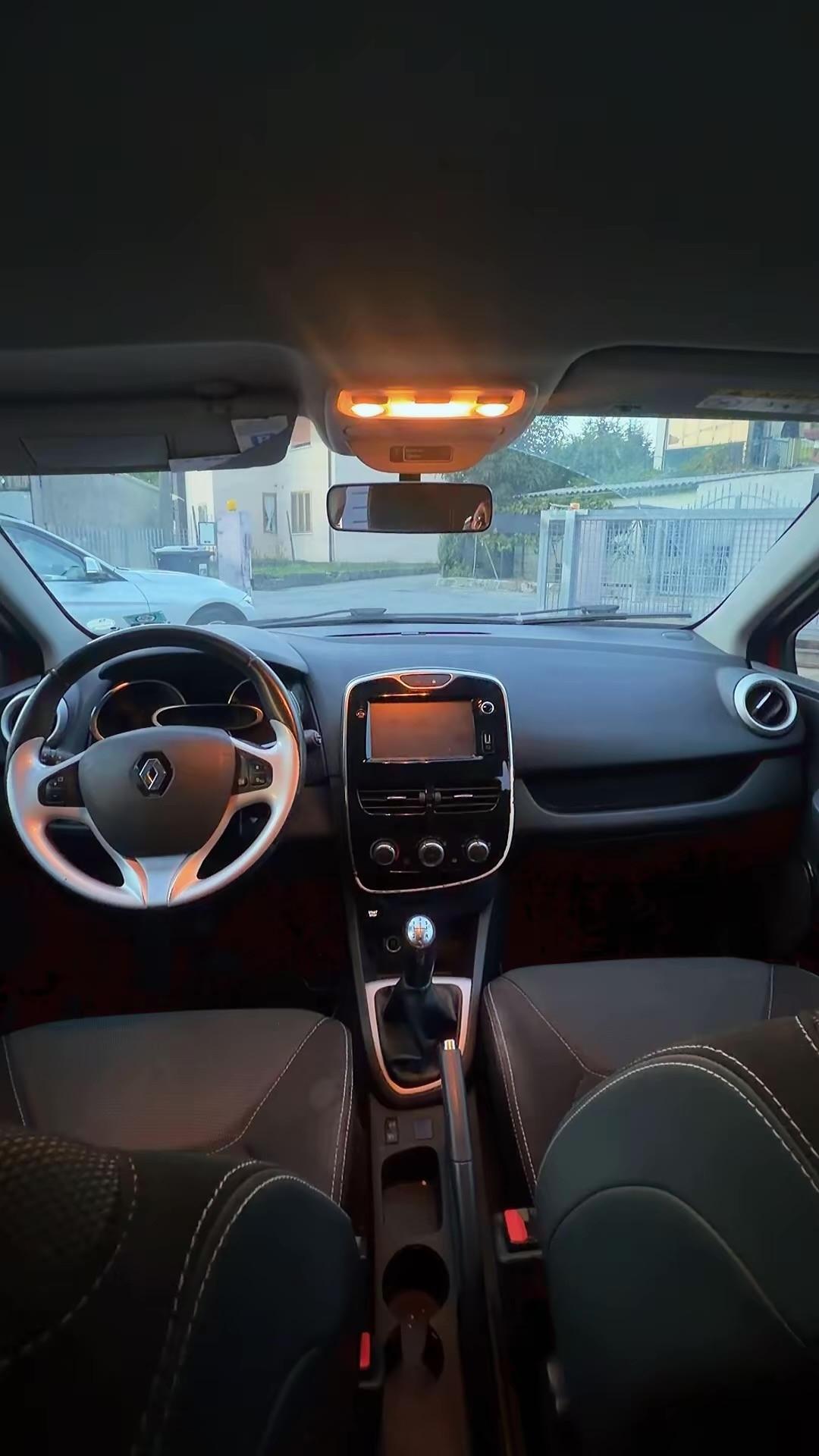Renault Clio TCe 12V 90CV Start&Stop 5 porte Energy Intens