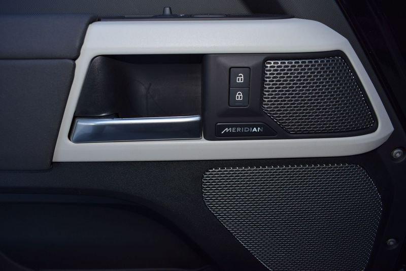 Land Rover Defender Defender 90 3.0D I6 250 CV AWD Auto X-Dynamic SE IVA ESPOSTA