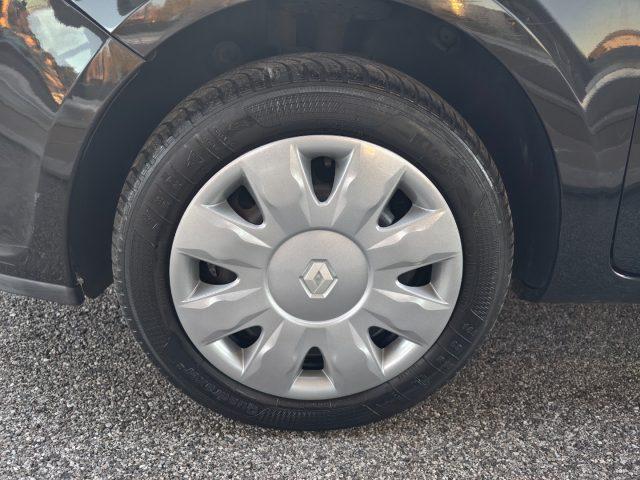 RENAULT Clio 1.2 16V 65CV 3 porte