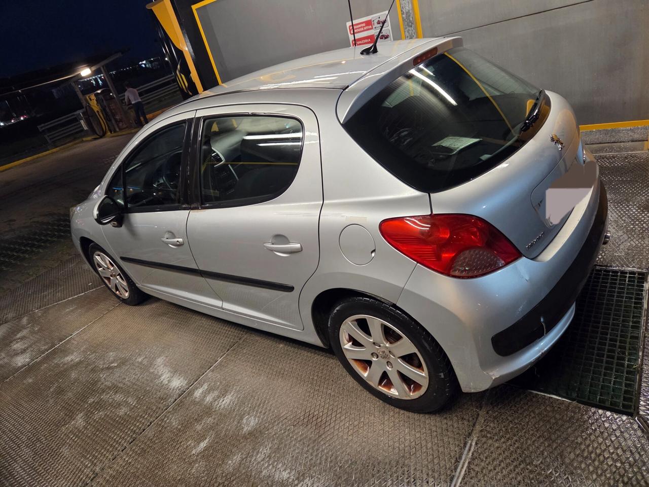 Peugeot 207 1.6 HDi 90CV 5p. 2008