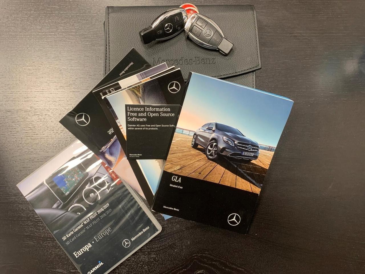 Mercedes-benz GLA 180 Premium Night Edition Tetto Full