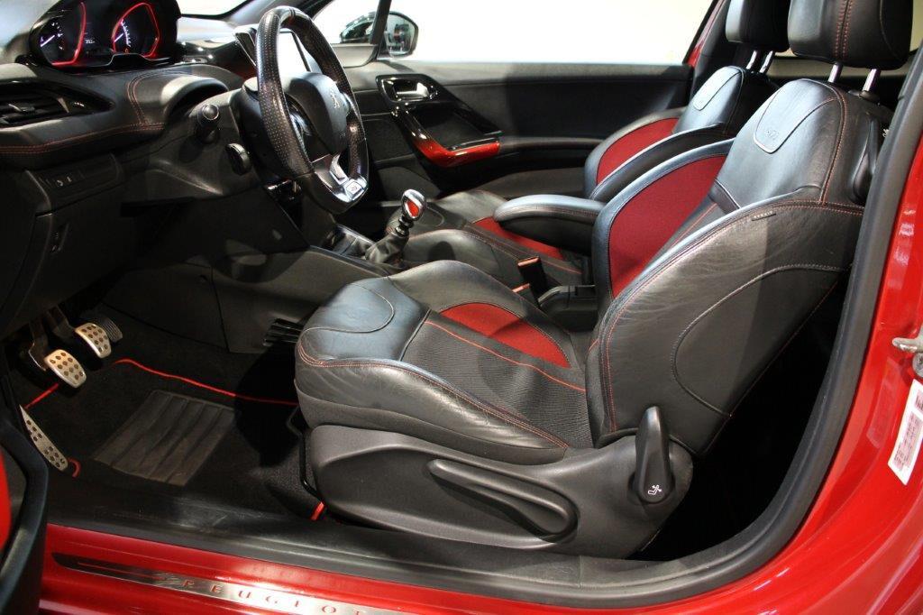 Peugeot 208 1.6 THP 200 CV 3 porte GTi