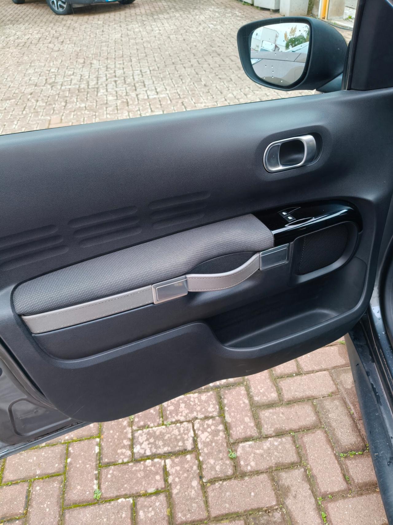 Citroen C4 Cactus BlueHDi 100 S&S ETG6 Shine