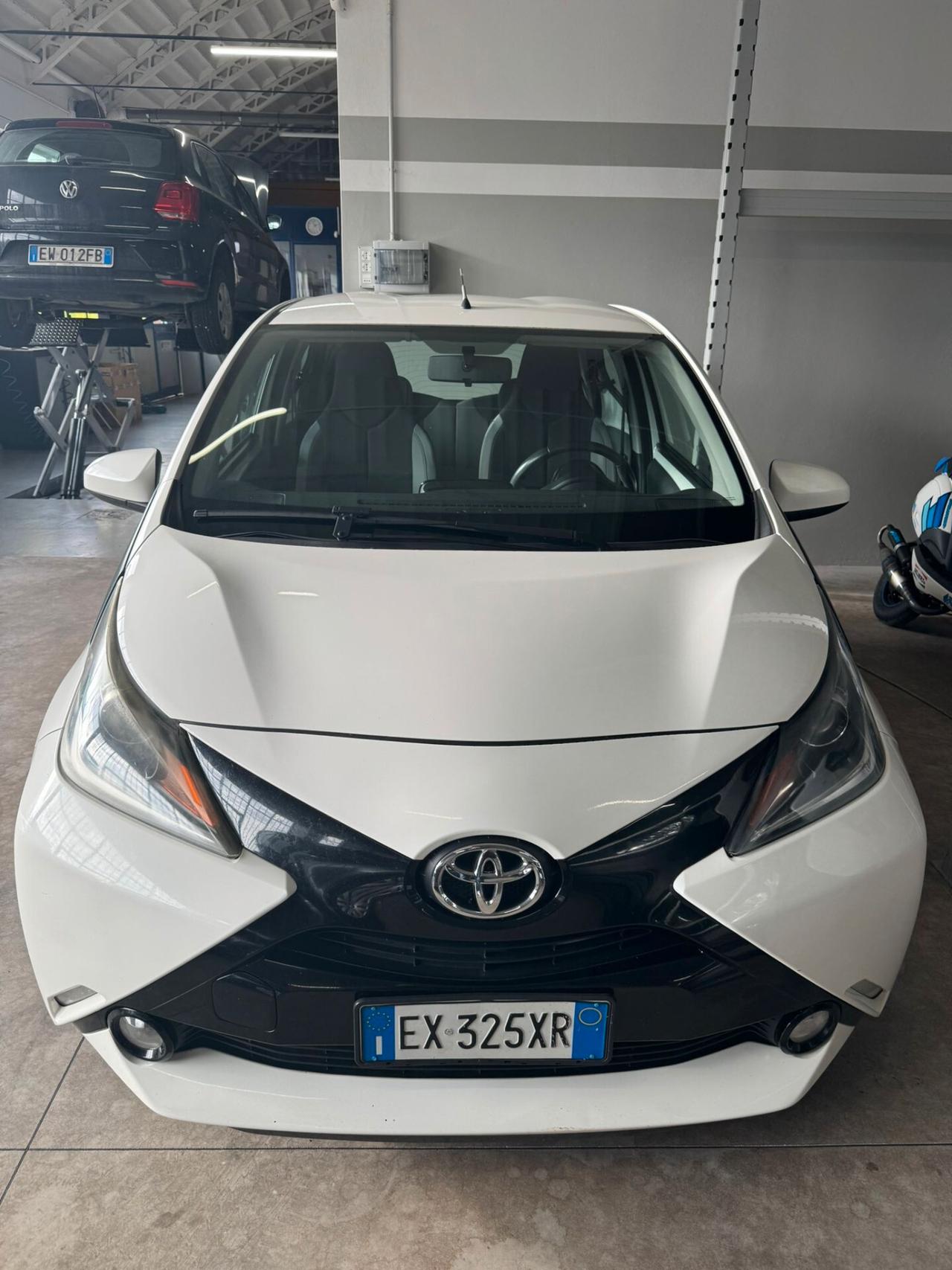 Toyota Aygo 1.0 VVT-i 69 CV 5 porte x-cool