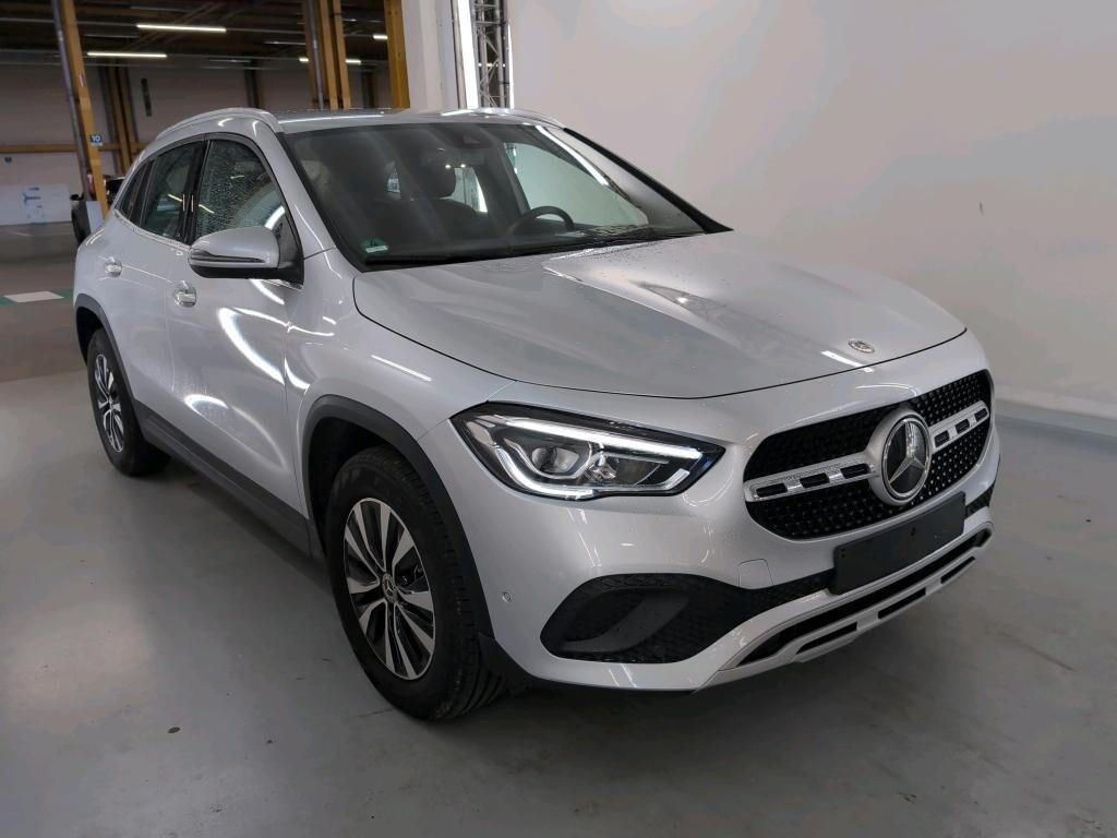 MERCEDES-BENZ GLA 200D 150CV AUTOMATIC BUSINESS LINE ( FARI LED - CRUISE - PELLE - NAVI PREMIUM - PARK ASSIST - TELECAMERA POST. )