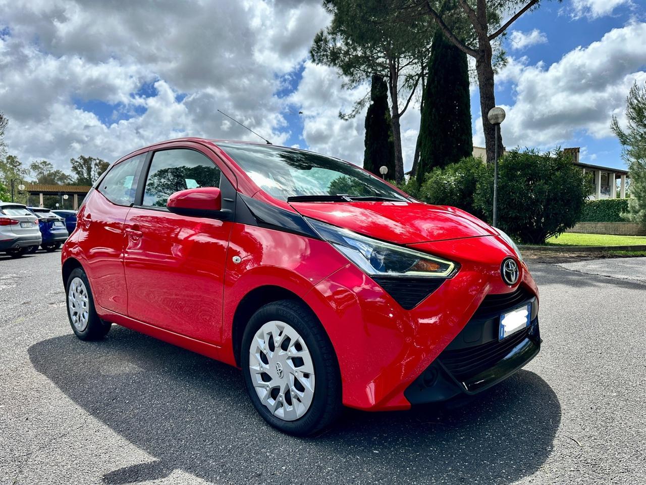 Toyota Aygo 1.0 VVT-i 72 CV 5 porte x-play Bluetooth touch RADAR