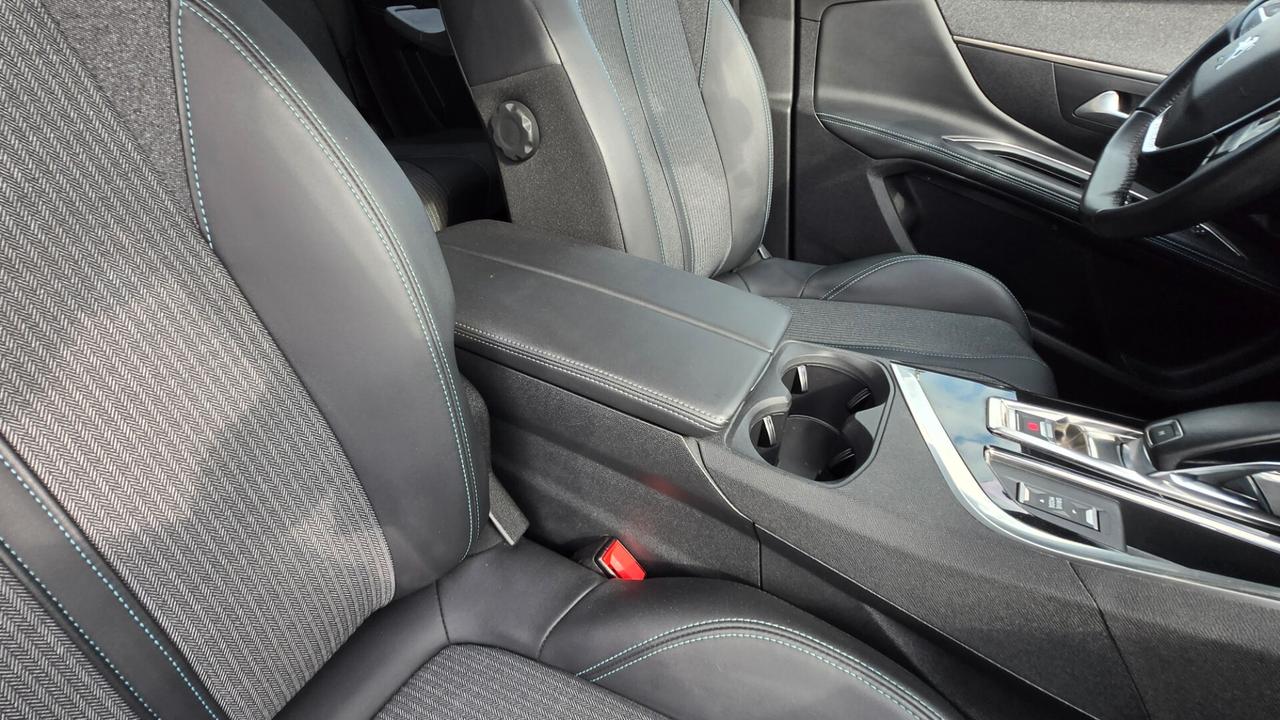 Peugeot 5008 BlueHDi 130 S&S EAT8 Allure Pack