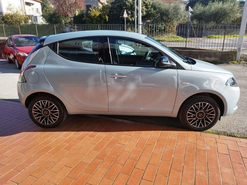 Lancia Ypsilon 1.0 FireFly 5 porte S&S Hybrid Platino