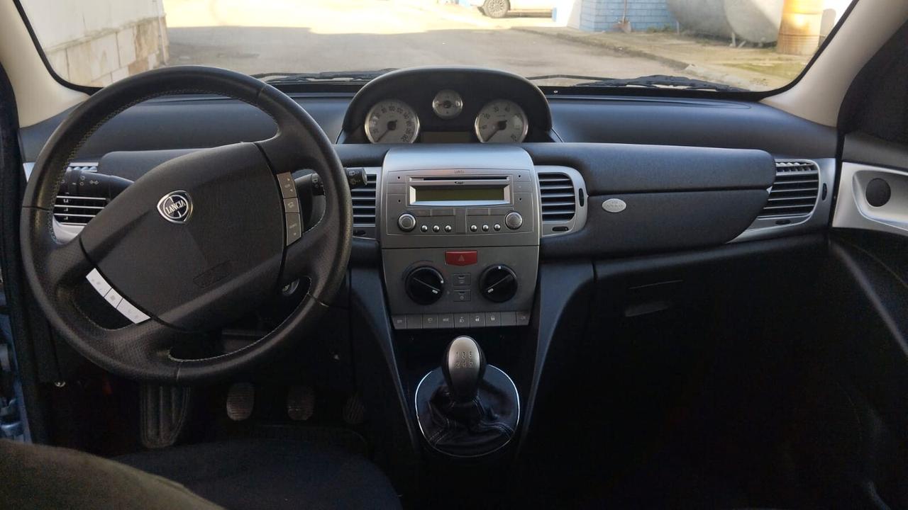 Lancia Ypsilon 1.3 MJT 75 CV Diva