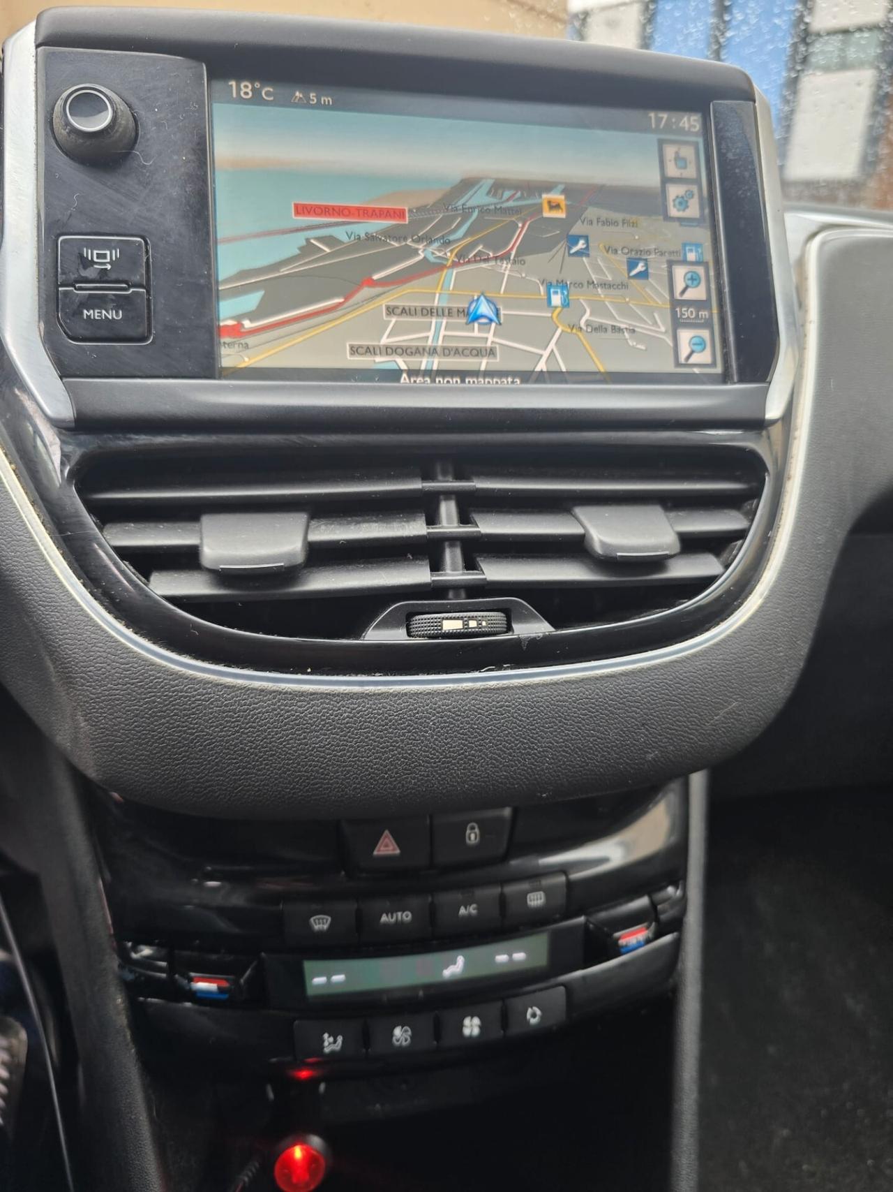 Peugeot 208 1.4 HDi 68 CV 5 porte Allure