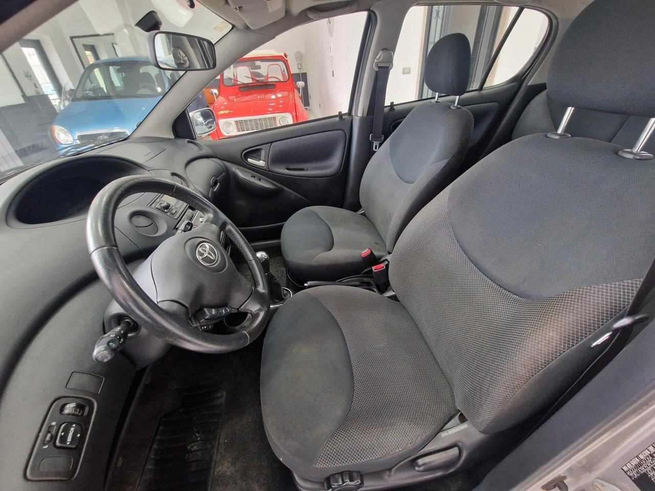 Toyota Yaris 1.4 tdi D-4D cat 5 porte NEOPATENTATI