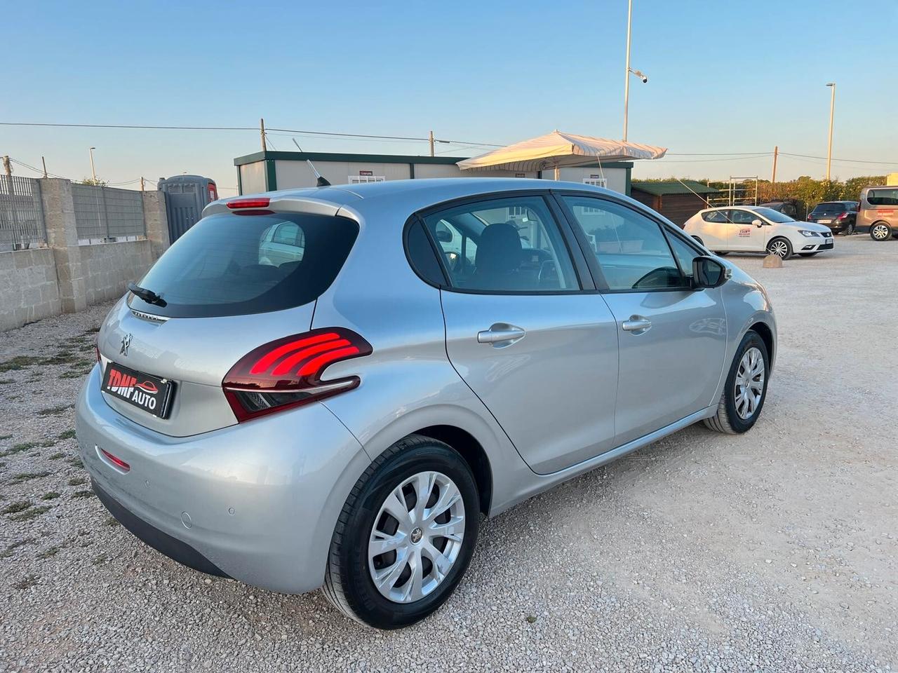 Peugeot 208 1.6 BlueHDi 75 cv 5 porte