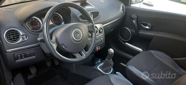 Renault clio benzina 1.2 ok patentati