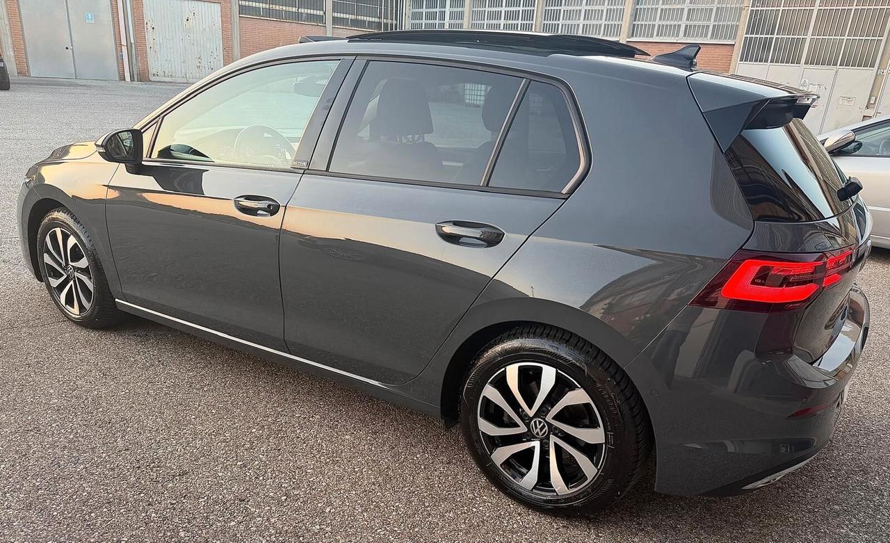 Volkswagen Golf 2.0 TDI DSG SCR Style TETTO APRIBILE E GANCIO TRAINO