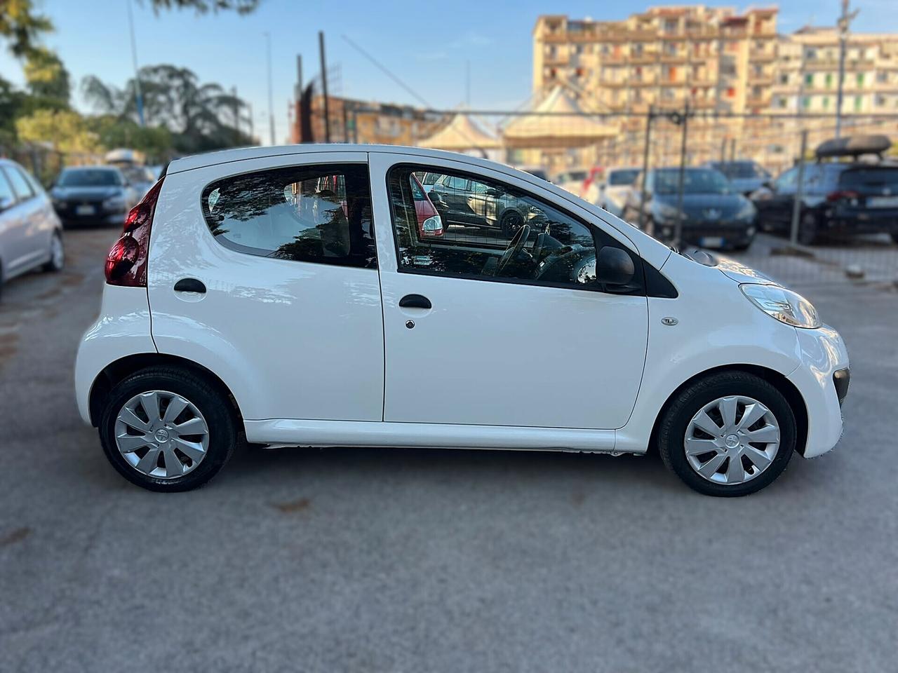 PEUGEOT 107 1.0 5porte Superga - 2012