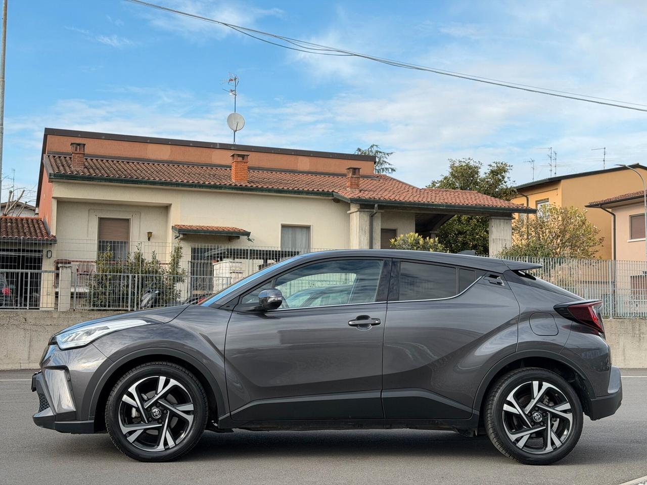 Toyota C-HR 1.8 Hybrid E-CVT