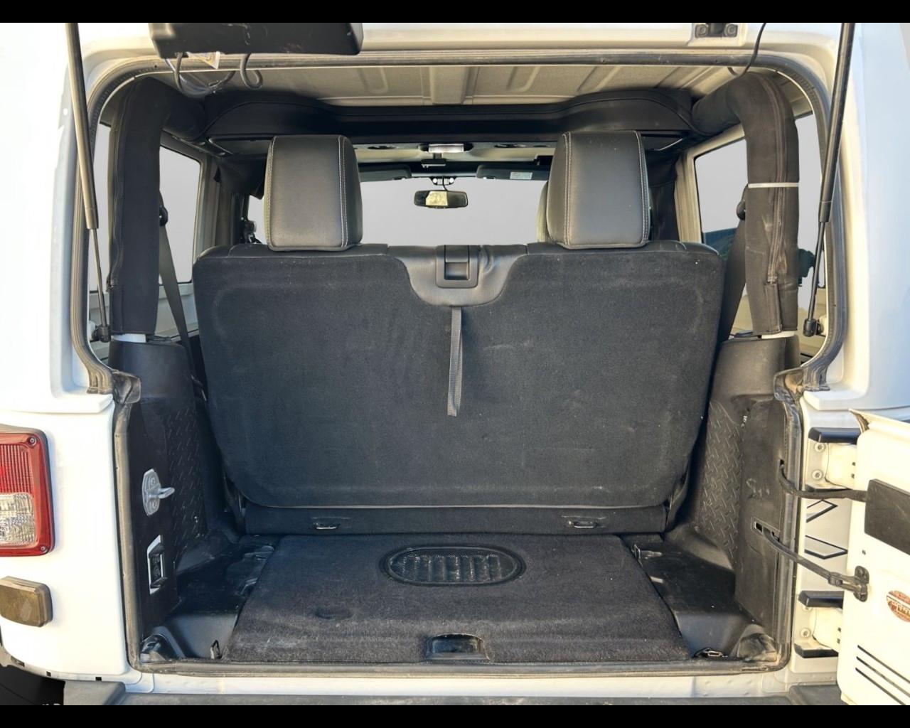 JEEP Wrangler III 2011 - Wrangler 2.8 crd Sahara auto E5+