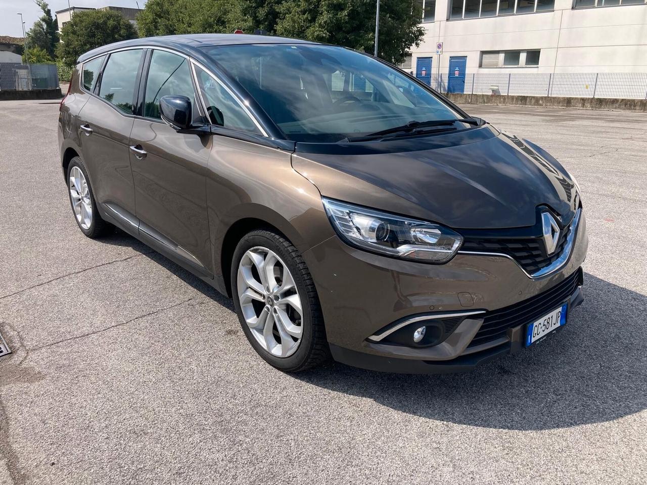 Renault Grand Scenic Blue dCi 120 CV EDC Initiale Paris