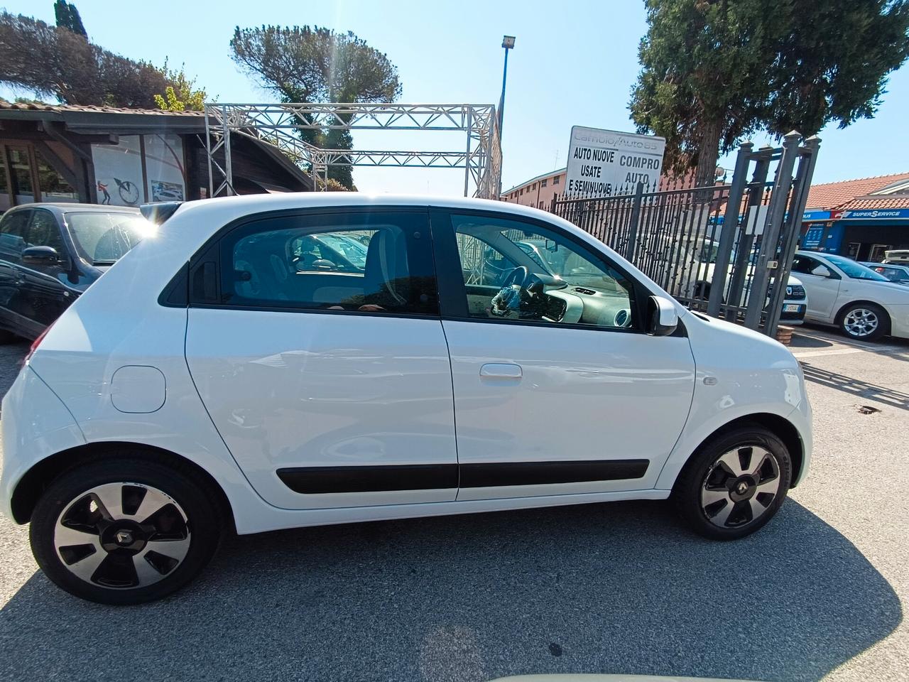 Renault Twingo SCe Lovely