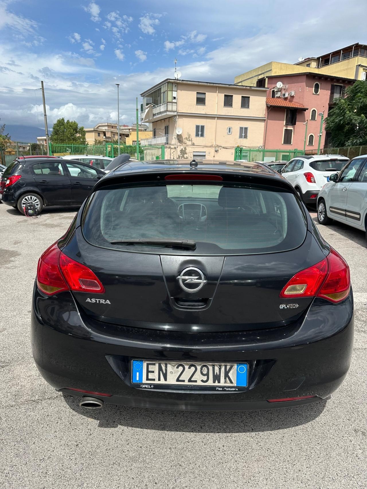 Opel Astra 1.4 Turbo 140CV 5 porte GPL Tech Cosmo