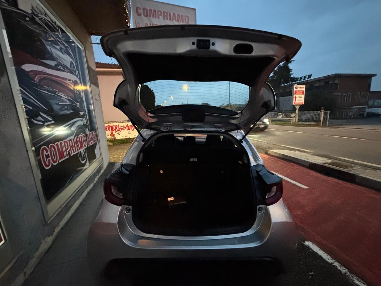 Toyota Yaris 1.5 Hybrid 5 porte Active