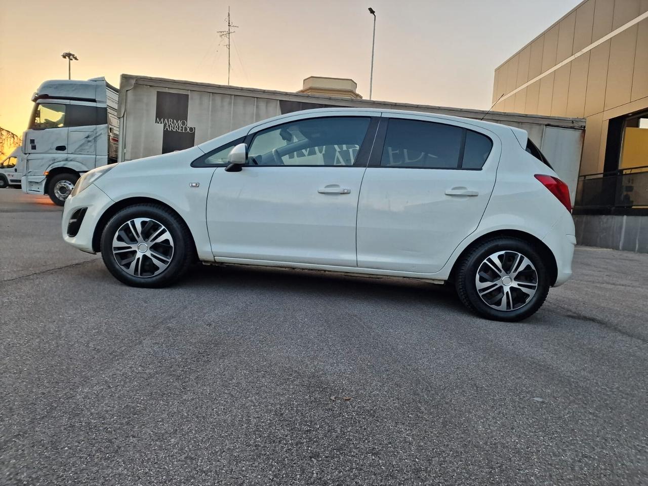 Opel Corsa 1.2 5 porte Enjoy