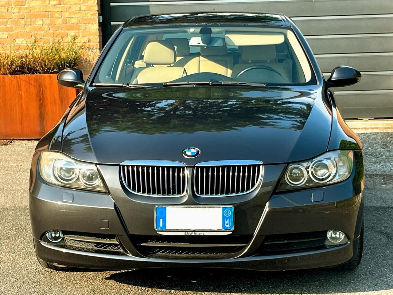 BMW 325 Xi(benz)-137000km-P.Beige,Navi,4x4-2006