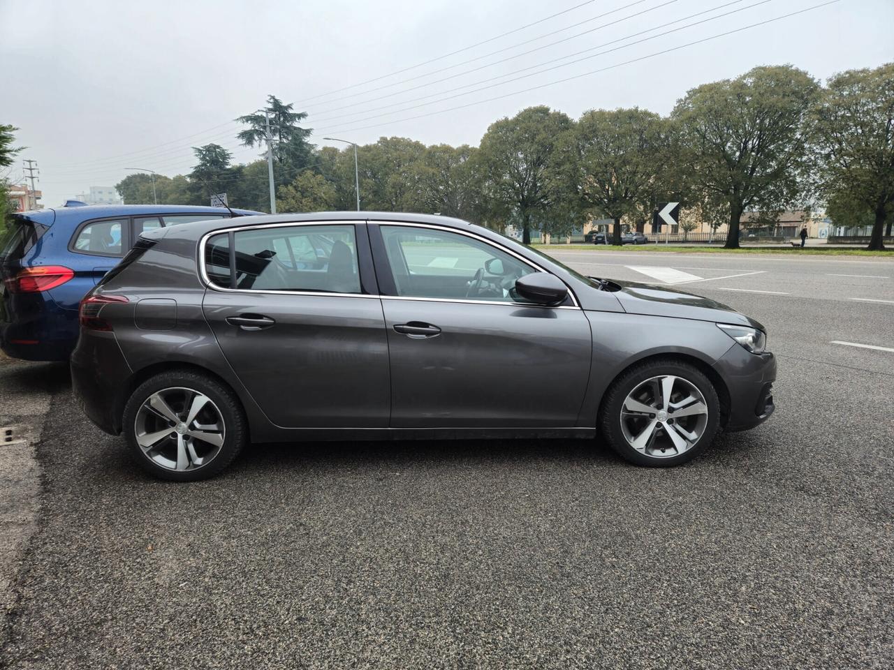 Peugeot 308 BlueHDi 120 S&S EAT6 Allure, AUTOMATICA