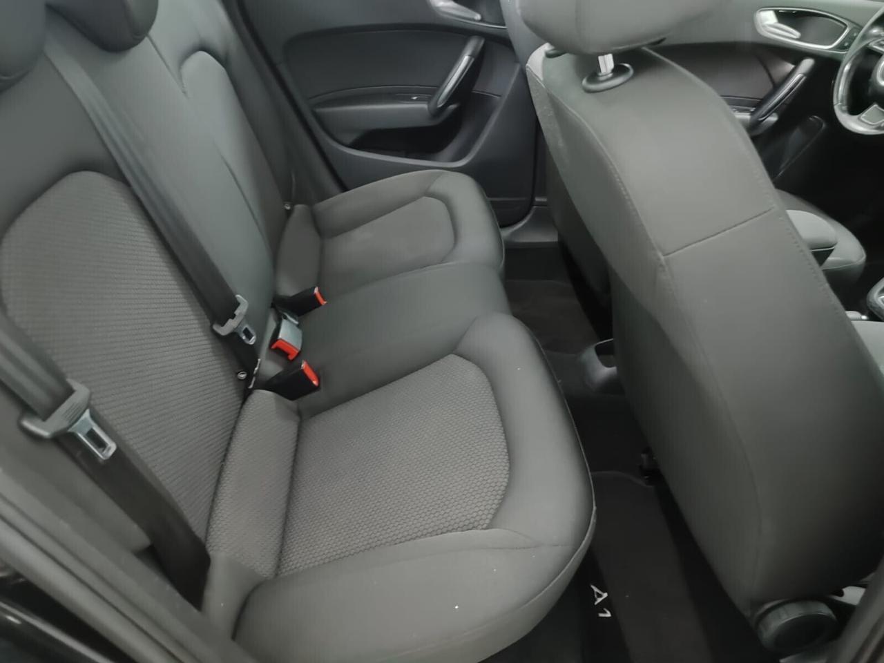 Audi A1 SPB 1.6 TDI 116 CV ( BICOLORE) SUPER PREZZ