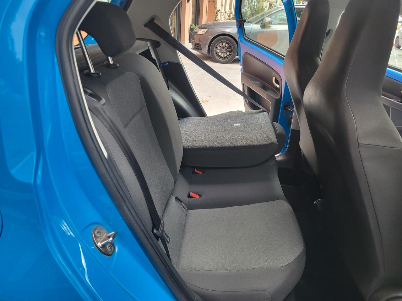 Volkswagen up! 1,0-UNICA PROPR-EURO 6-3 REVISIONI