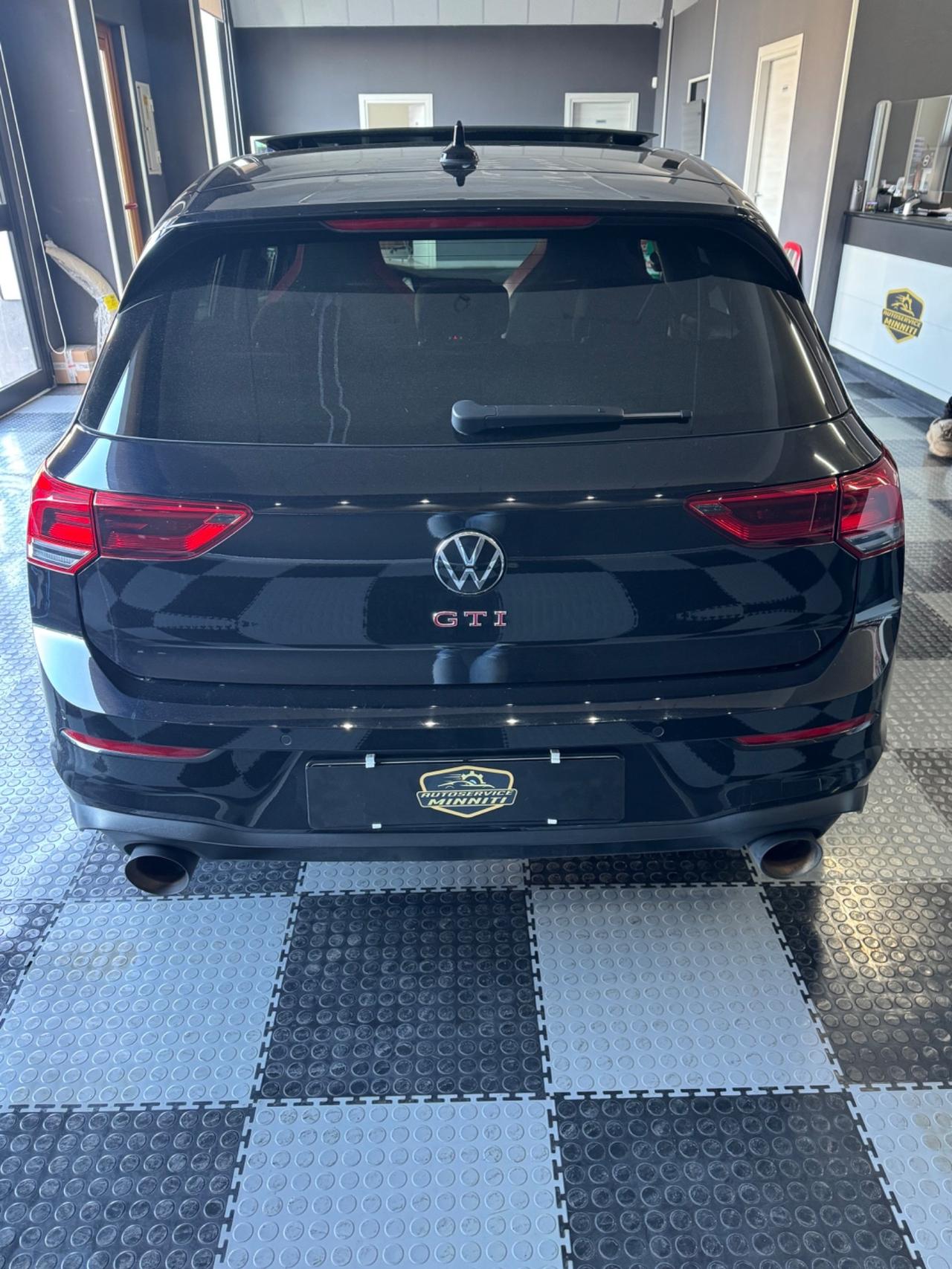 Volkswagen Golf 2.0 TSI GTI