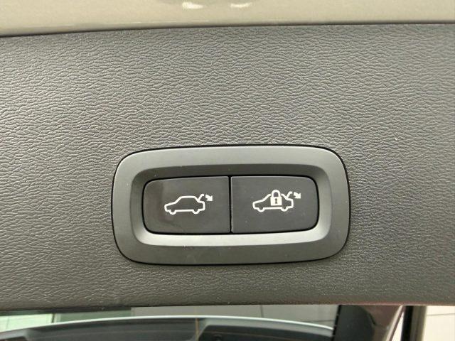 VOLVO XC40 B3 2.0 163cv Core GARANZIA 5 ANNI-IVA ESP.-WINTER