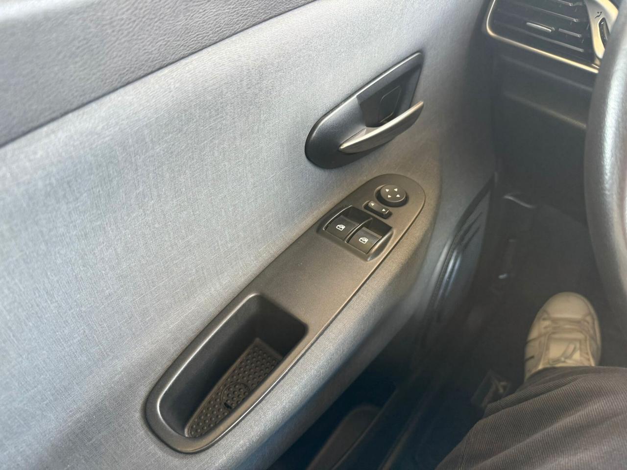 Lancia Ypsilon 1.0 FireFly 5 porte S&S Hybrid Ecochic Gold