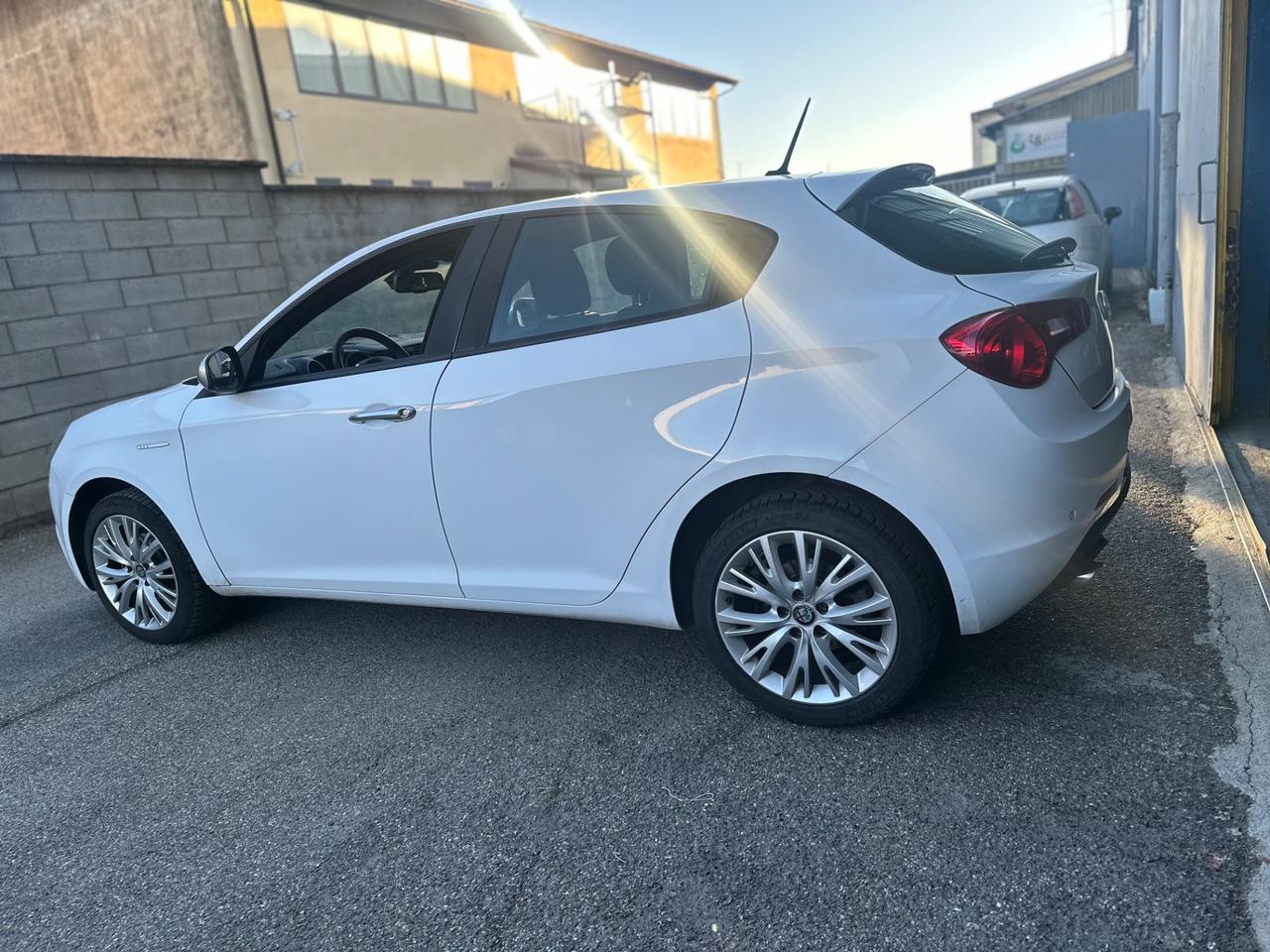 Alfa Romeo Giulietta 1.4 Turbo GPL NEOPATENTATI