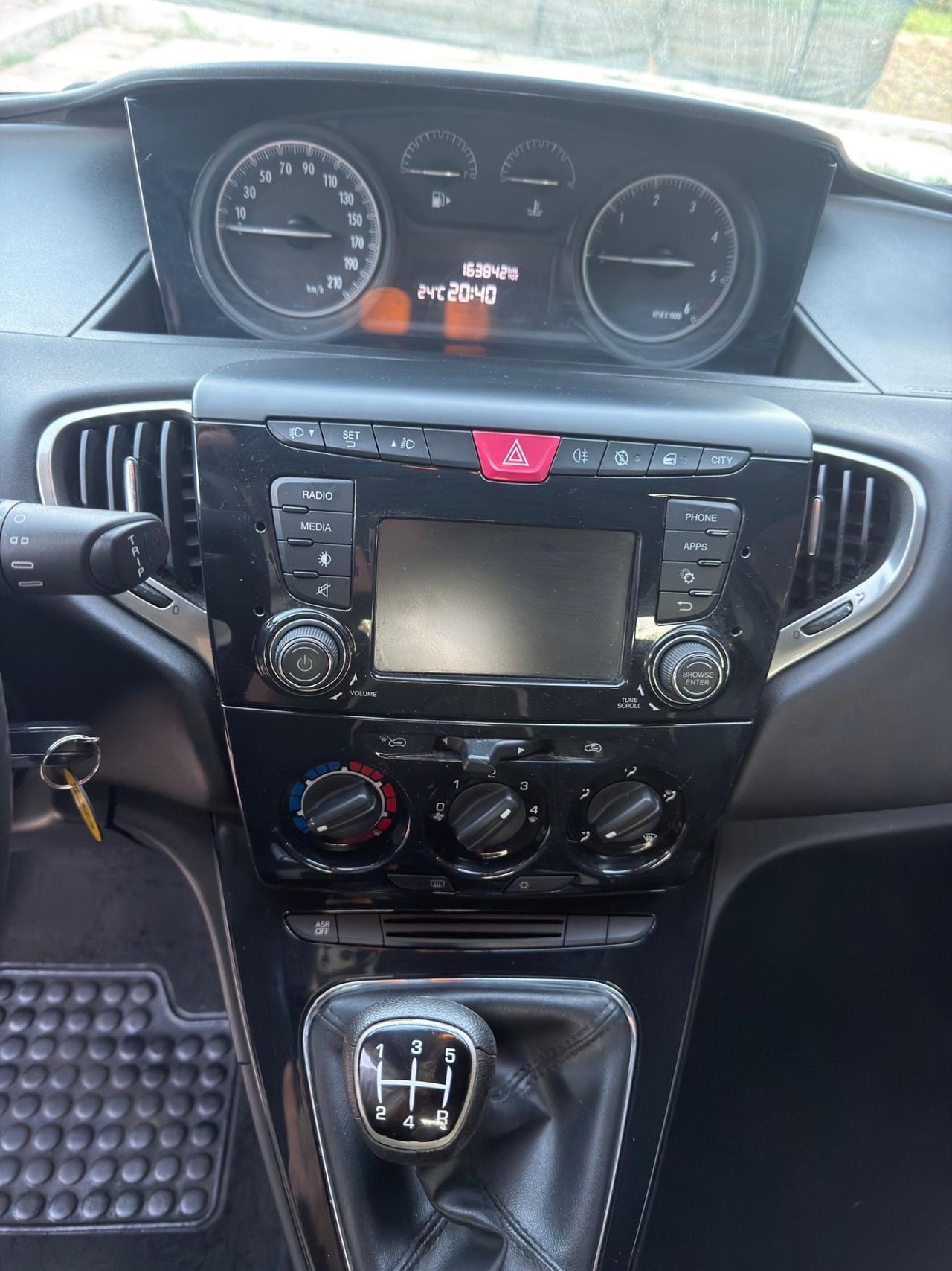 Lancia Ypsilon 1.3 MJT 16V 95 CV 5 porte S&S Silver