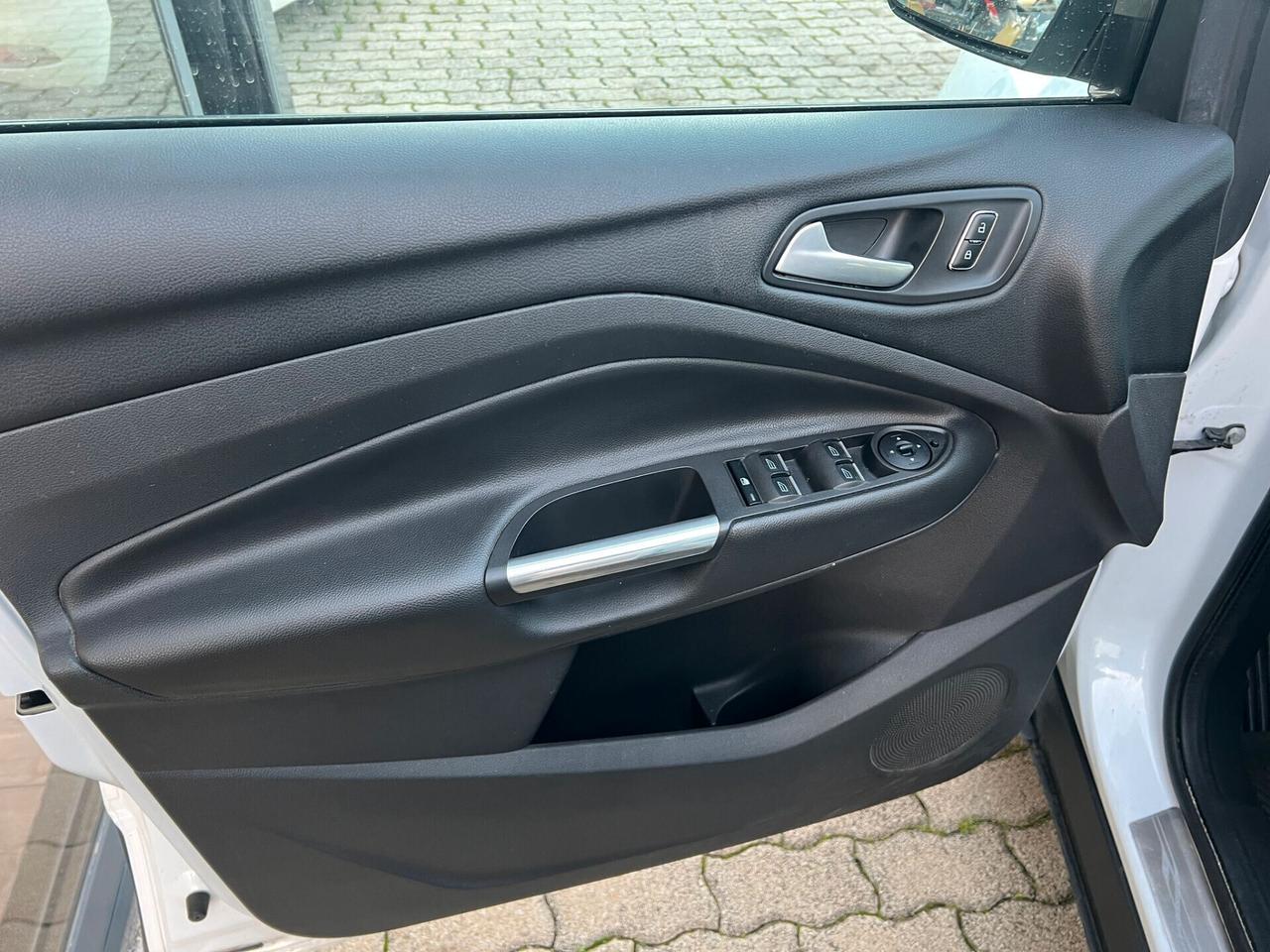 Ford Kuga 2.0 TDCI 120 CV S&S 2WD Titanium