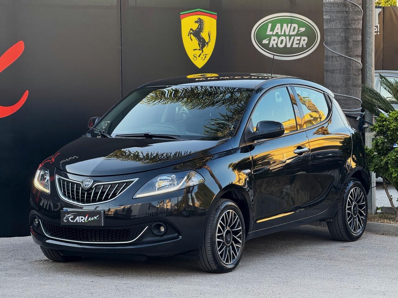 Lancia Ypsilon 1.0 Firefly Hybrid Gold Plus 70CV LED CAM