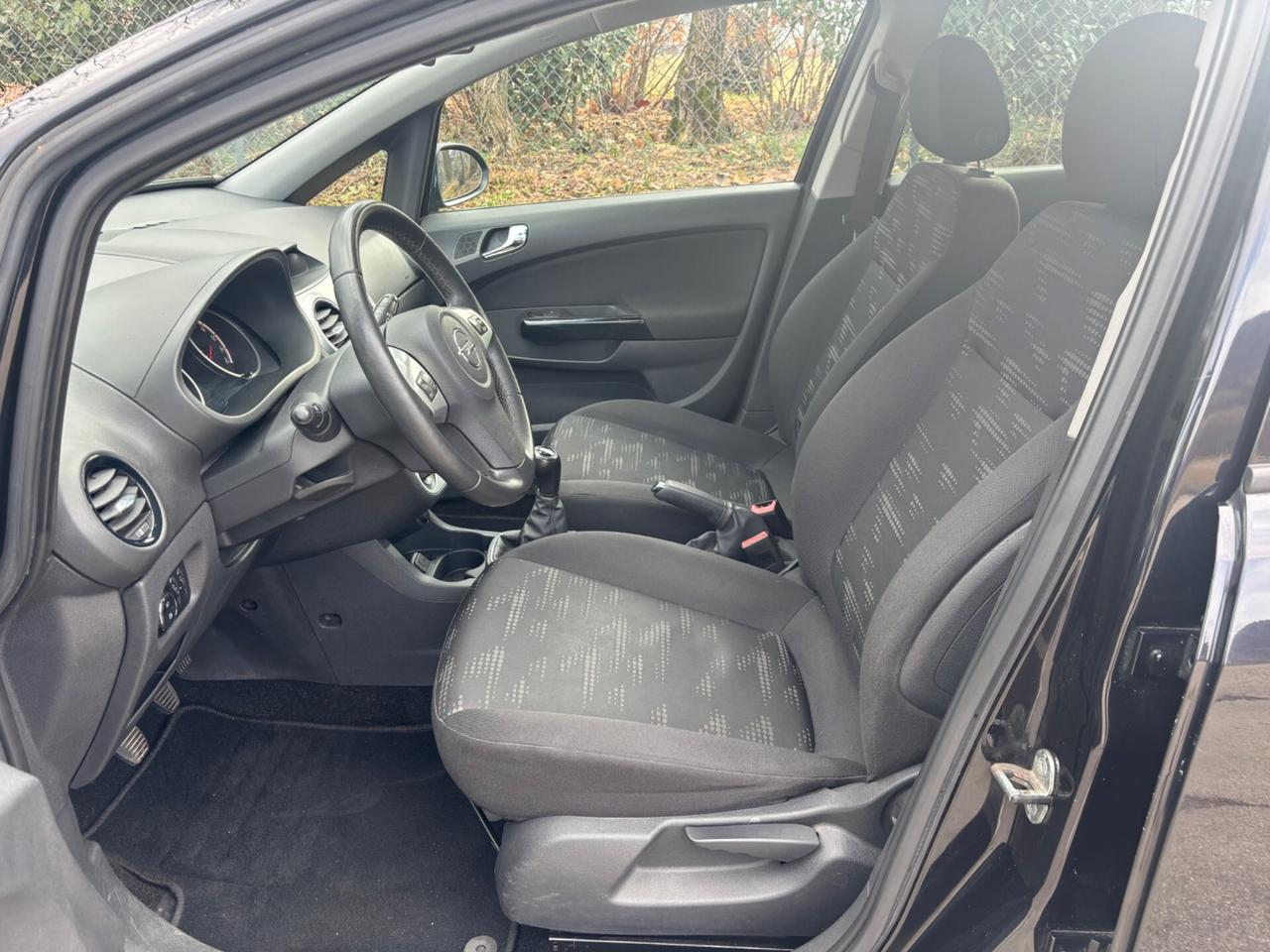 Opel Corsa 1.2 BENZINA 69cv NEOPATENTATI