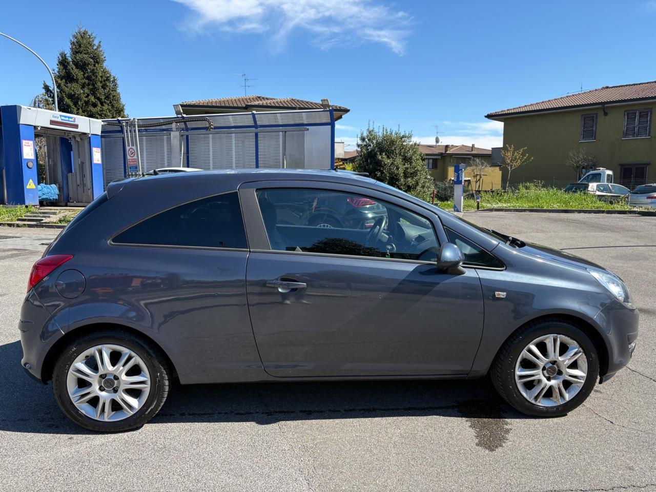Opel Corsa 1.2 3 porte b-color