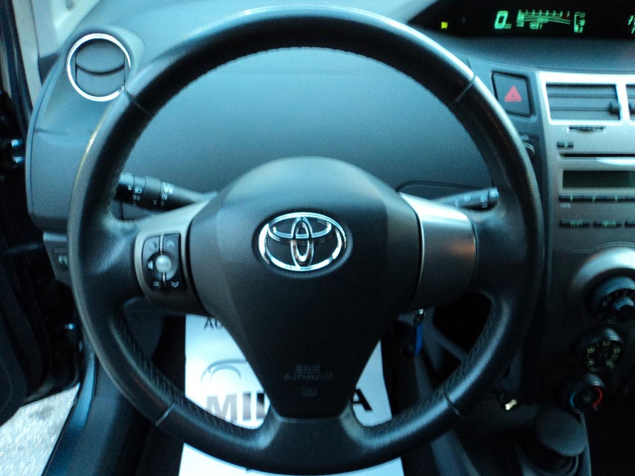 Toyota Yaris 1.3 5 porte Sol GPL