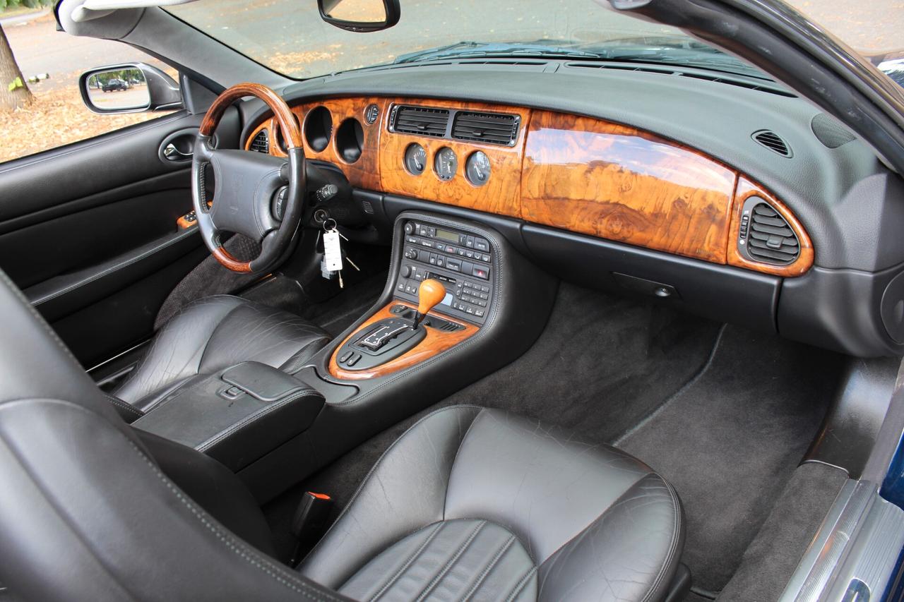 Jaguar XK * Sapphire Blue* Service completo*